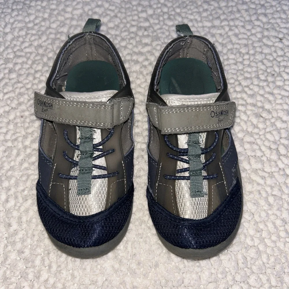 OshKosh Bgosh EverPlay Kids Navy Blue Grey Closed Toe Water Hybrid Sandals 10.5